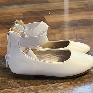 Toddler Girls Size 9 Pure White Ballerina Flat with Elastic Ankle Strap